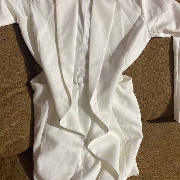 Women’s blouse and shorts - Picture 2 of 4